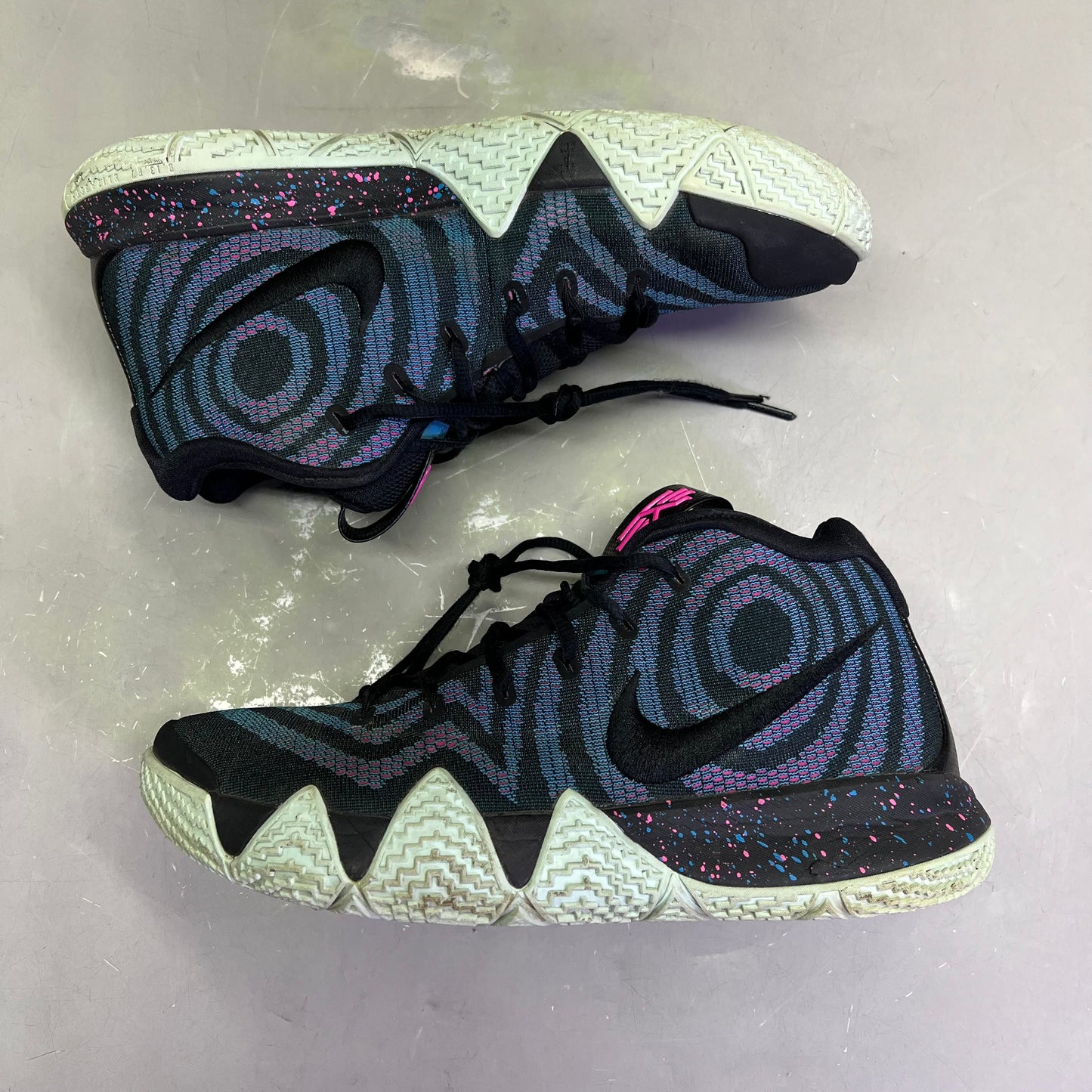 NIKE Kyrie 4 Decades Pack 80s Sneaker Men's Sz 11 Black/Blue/Purple (Pre-Owned)