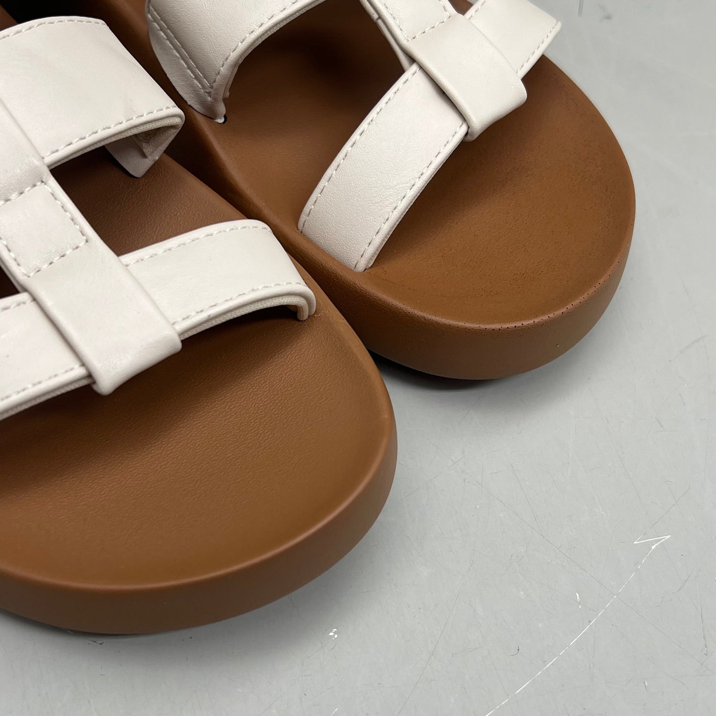 COBIAN Amalfi Synthetic Leather W/ Microfiber Lining Sandals Women's Sz 7, 37 EU Cream AMA25-110-7
