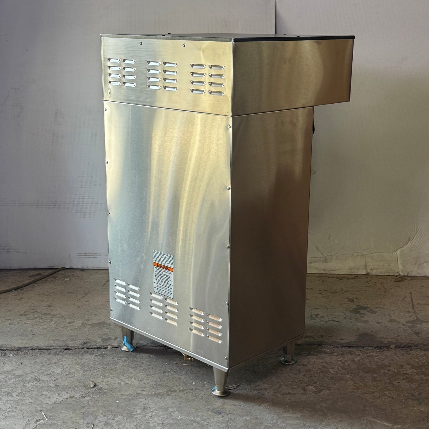 BUNN Commercial Coffee Making Machine Titan Single 120/208V 21"W x 22"L x 40"H Gray STTN001774