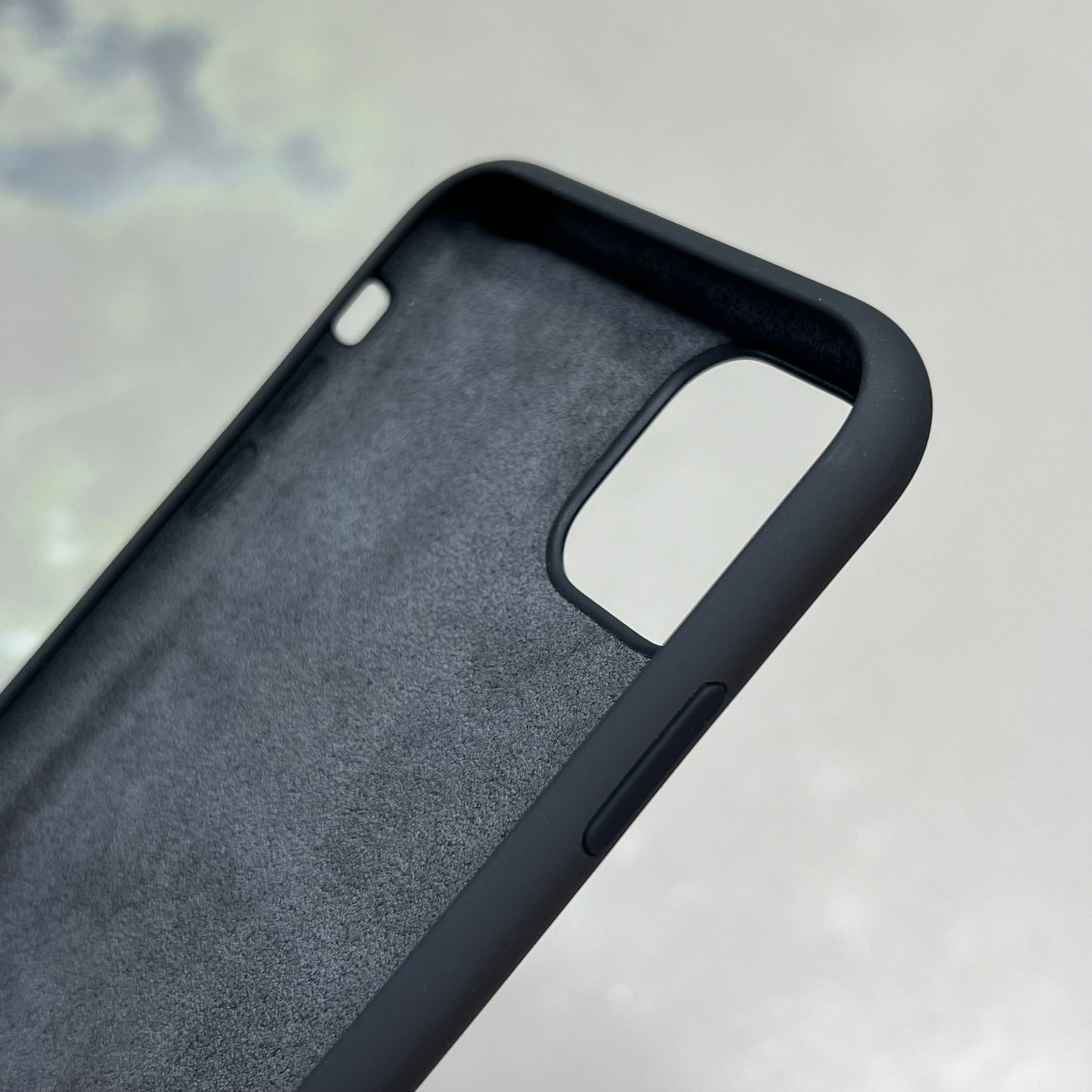 APPLE iPhone 11 Silicone Case Microfiber Lined Case Black MWVU2ZM/A (Return)