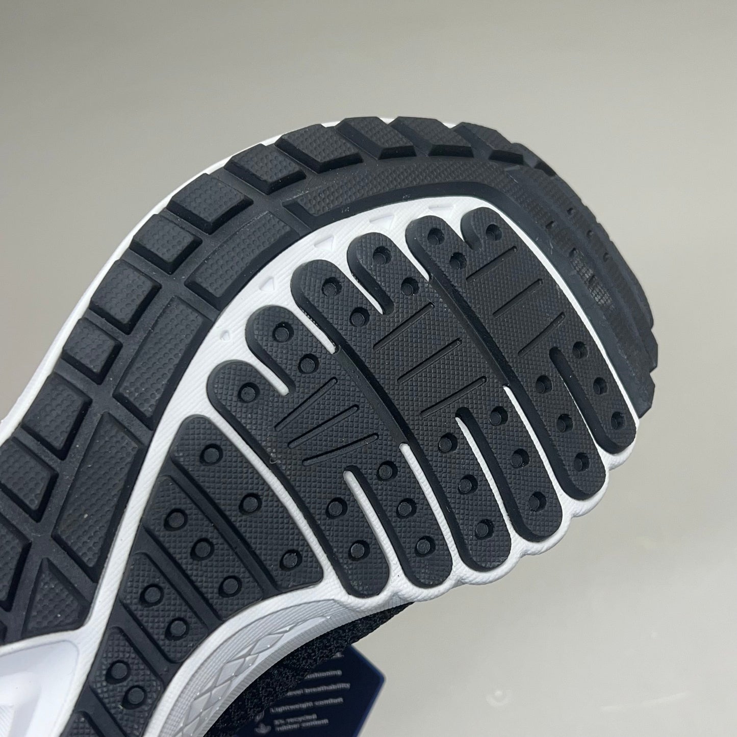 PROPET Tour Knit Sneaker Cushion Insole Women's Sz 9 M(B) Black/White WAA112M