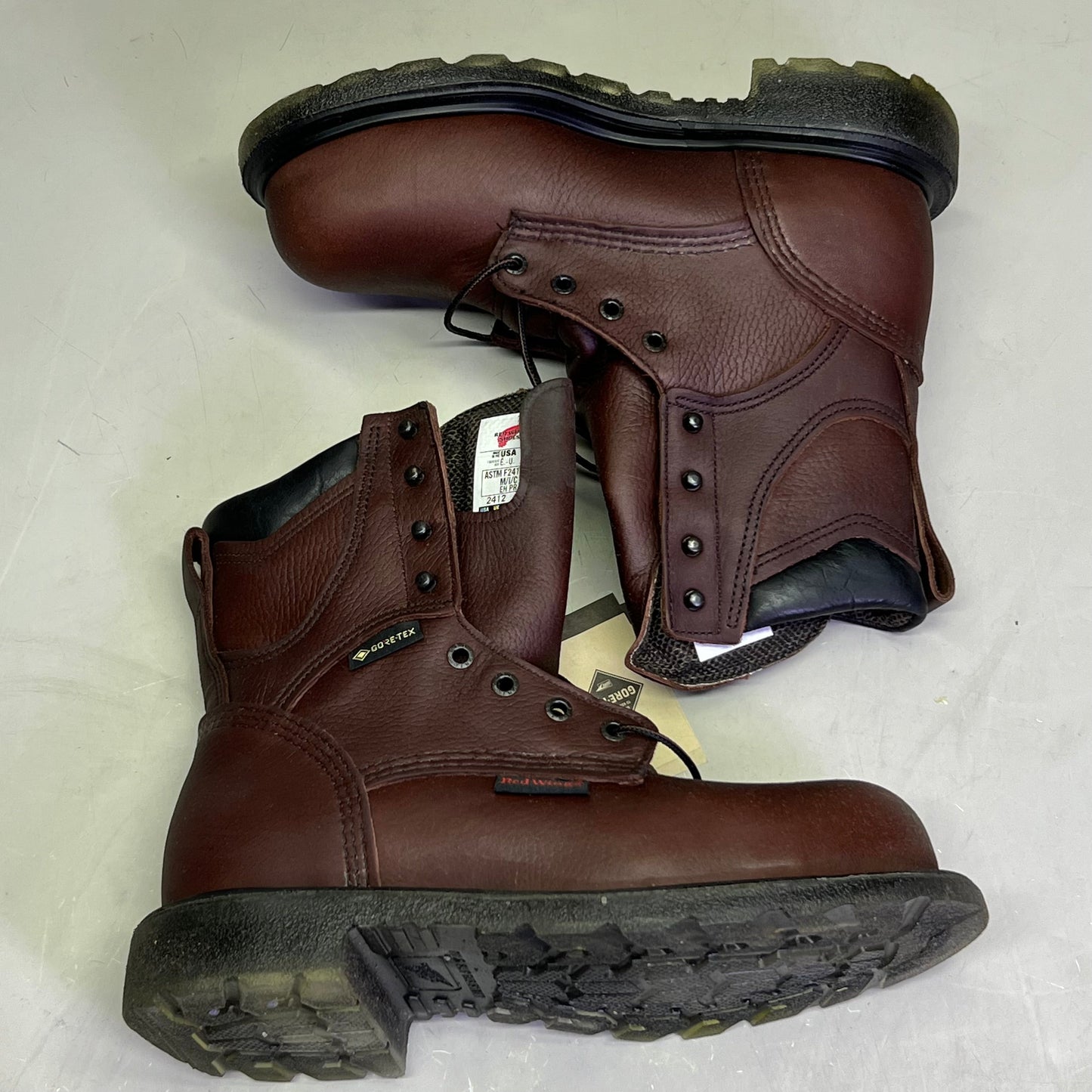 RED WING SHOES Men's Sz 9 Insulated, Waterproof CSA Safety Toe Boot, Brown 2412 (New Other, Dirty Box)