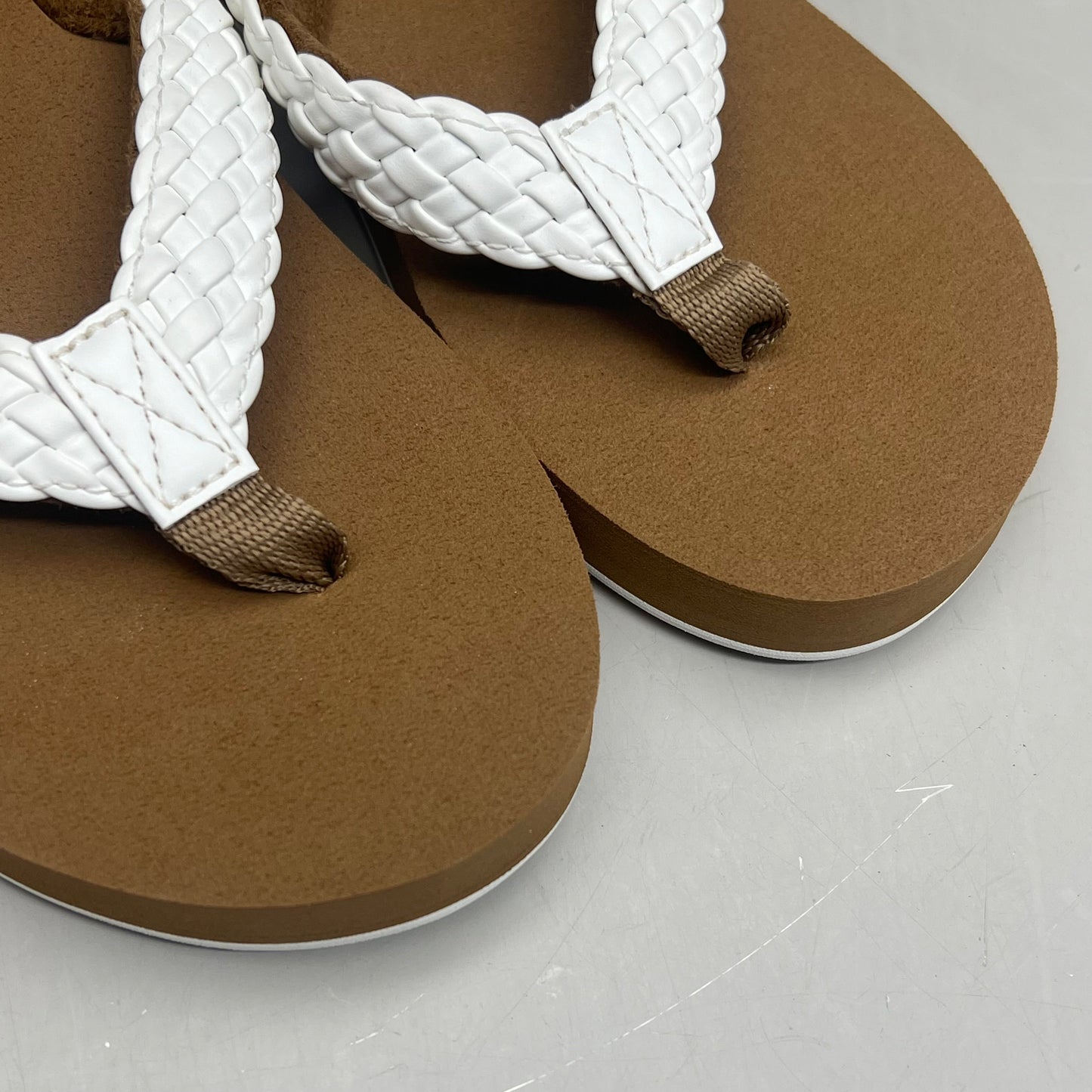 COBIAN Braided Bounce Synthetic Leather Sandals Women's Sz 7 EU 37 White BRB10-100-7