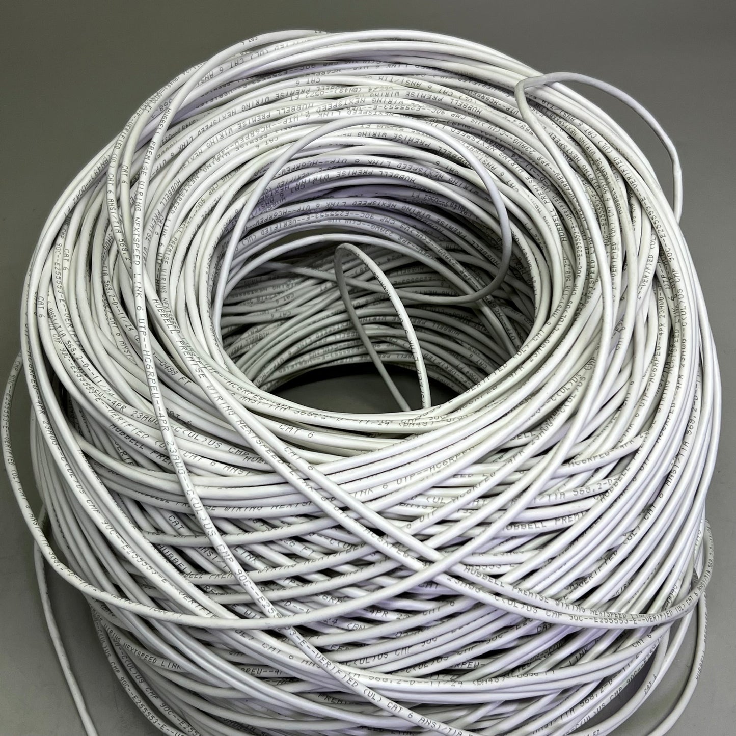HUBBELL UTP Cable 23 AWG 4 Pair CMP Plenum 1000 ft, White HC6RPEW