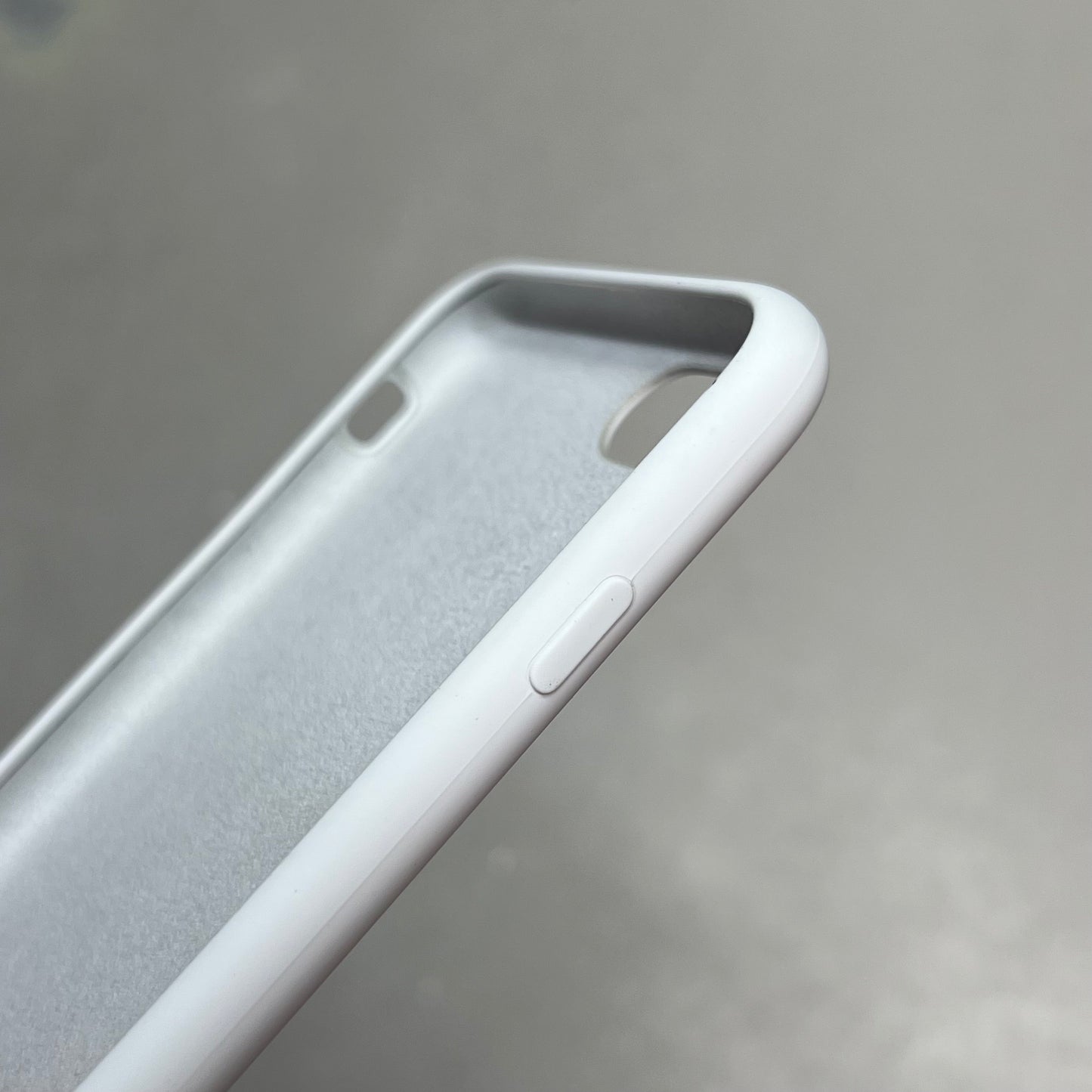 APPLE Silicone Case For Apple iPhone SE (2nd Generation) White MXYJ2ZM/A(Return)