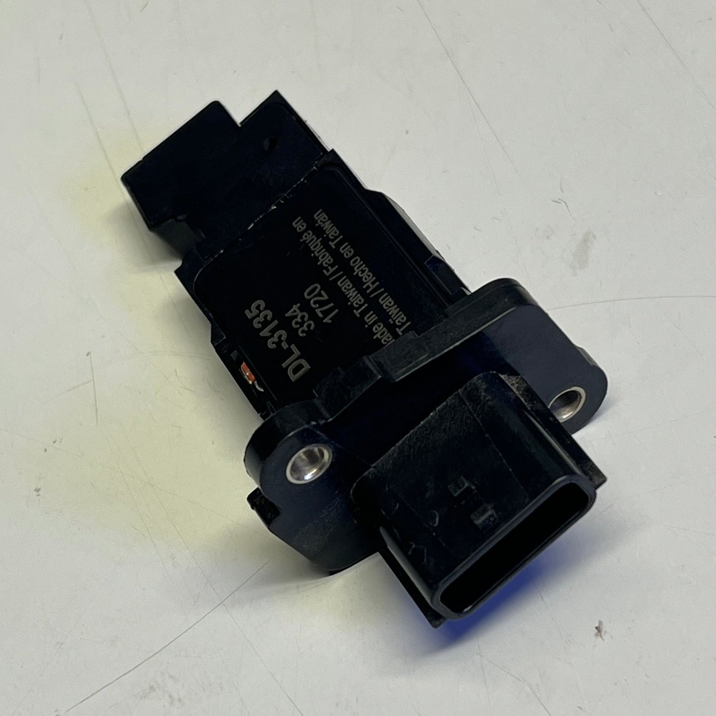 HITACHI Genuine OE Part Mass Air Flow Black MAF0102