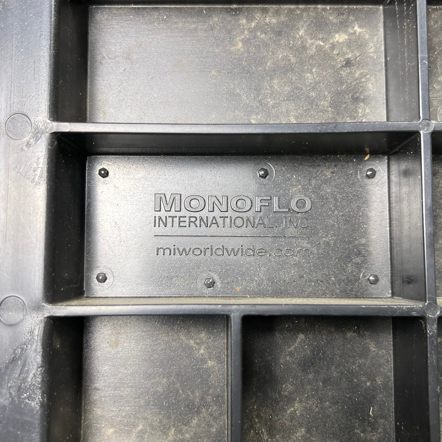 GLOBAL INDUSTRIAL Plastic Bulk Shipping Container Sz 48" L X 45" W (New Other)