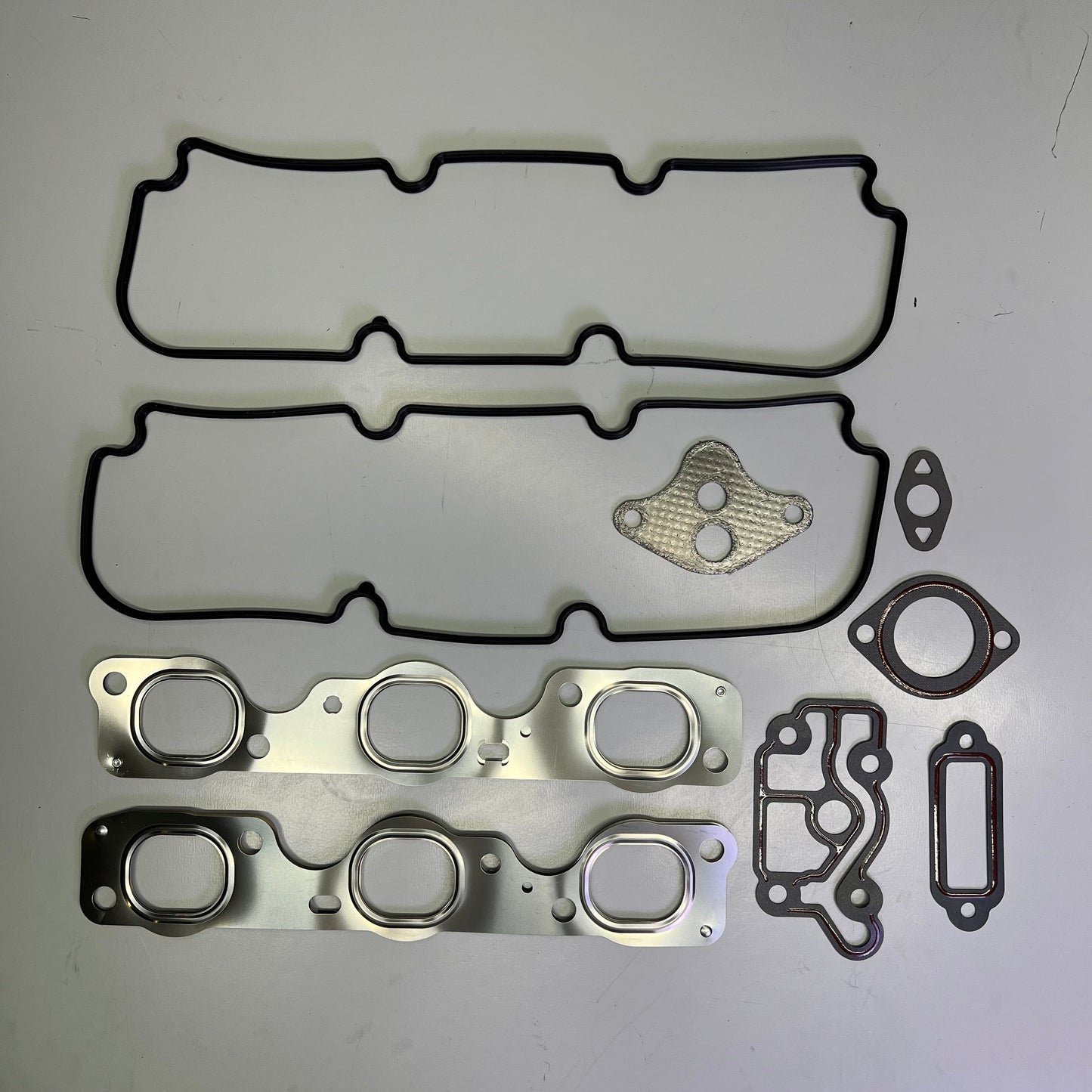 MAHLE Engine Gasket Set For Camaro 2000-02 & Firebird Made In USA 95-3558