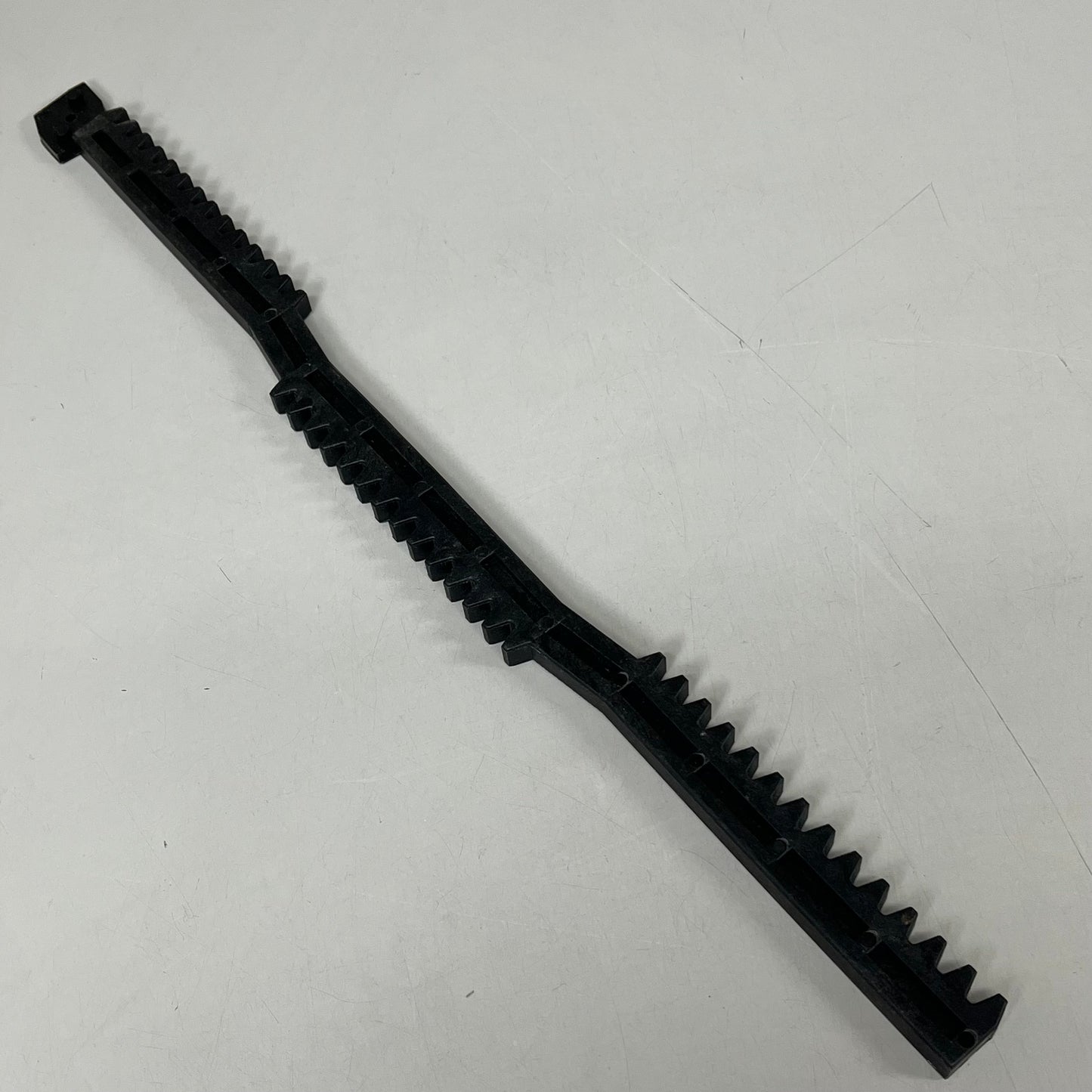 BRUNSWICK Toothed Rack Front (Setting Table)  18"×1.25"×0.5" Black 47051565002