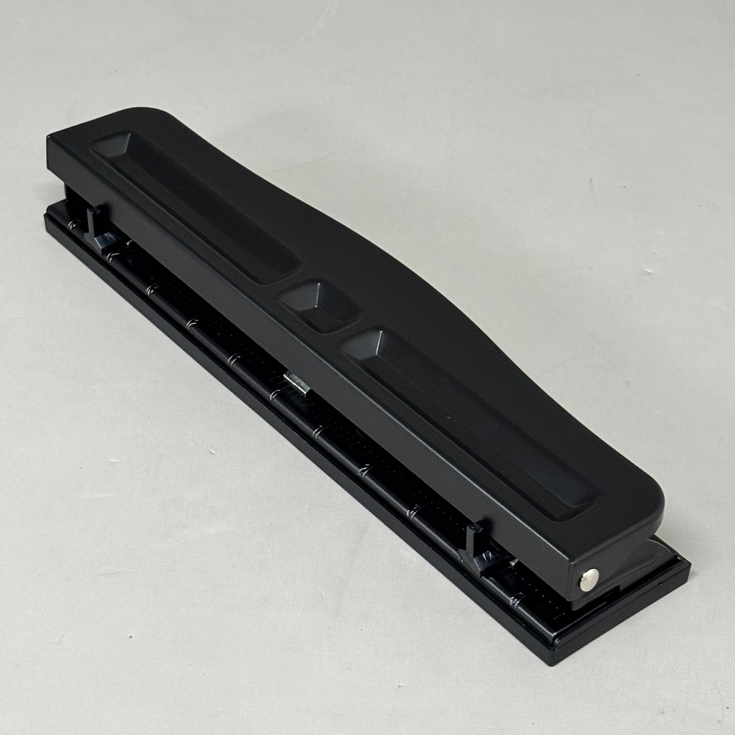 STAPLES Jam Paper Metal 3 Hole Punch 10 Sheet Capacity ST24539