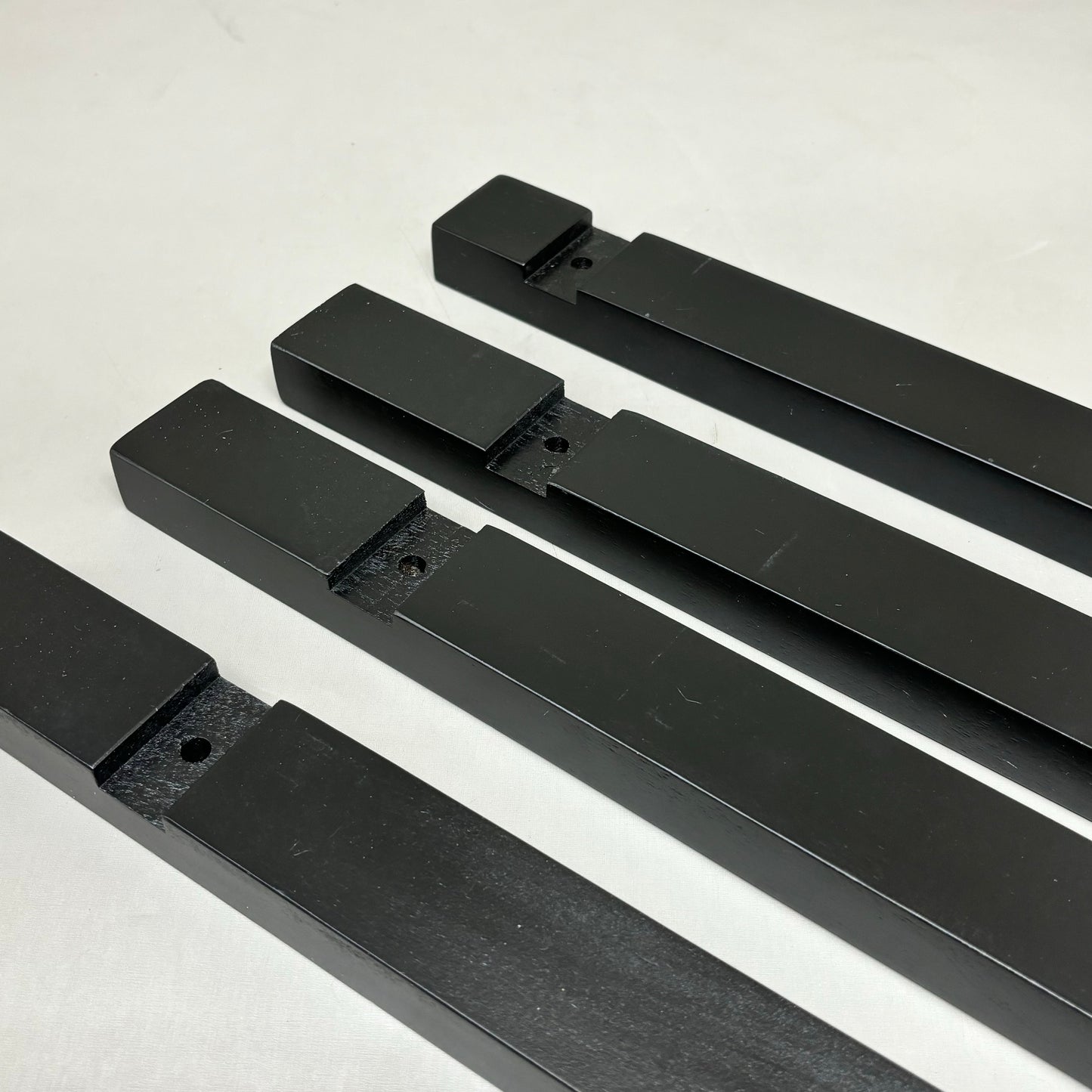 HATHAWAY Classic Floor Billiard Pool Cue Rack (Black Finish)