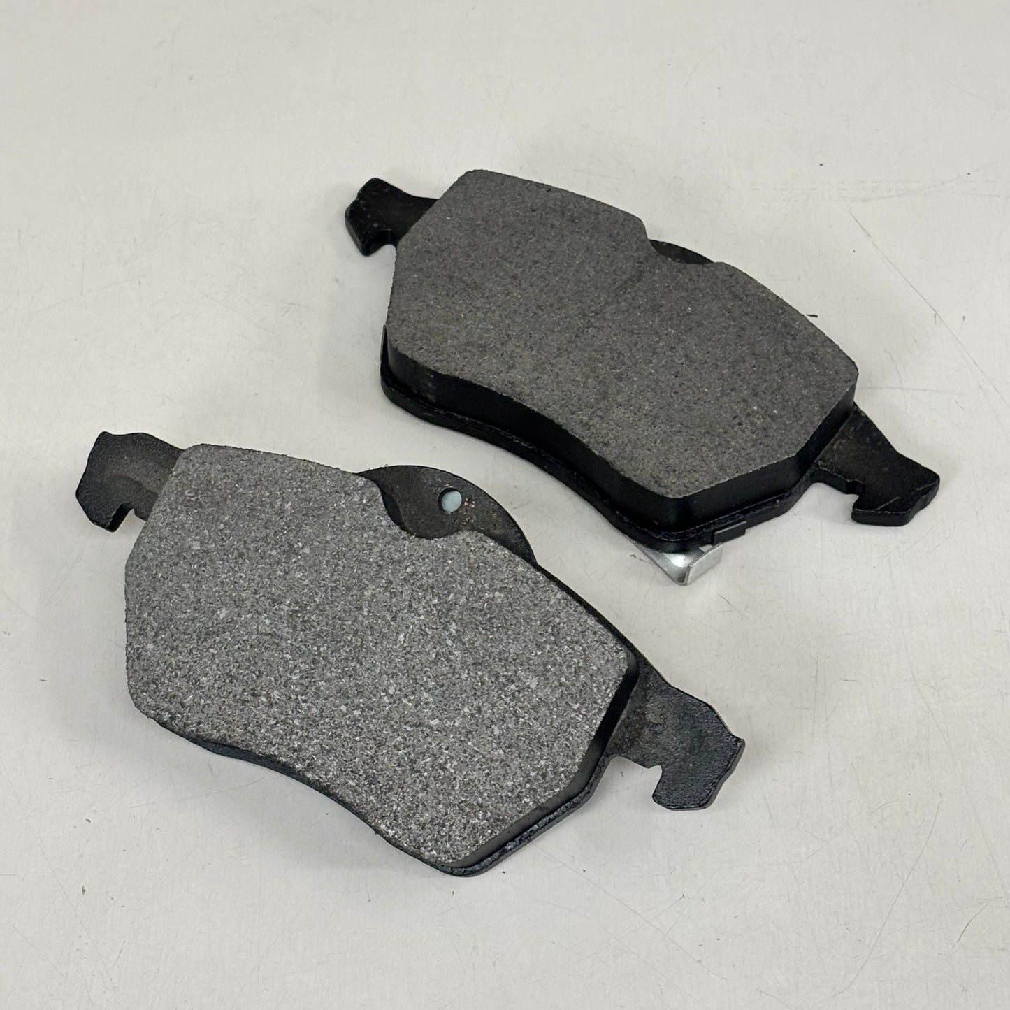 CARQUEST Premium Gold Brake Pads Semi-Metallic MKD819