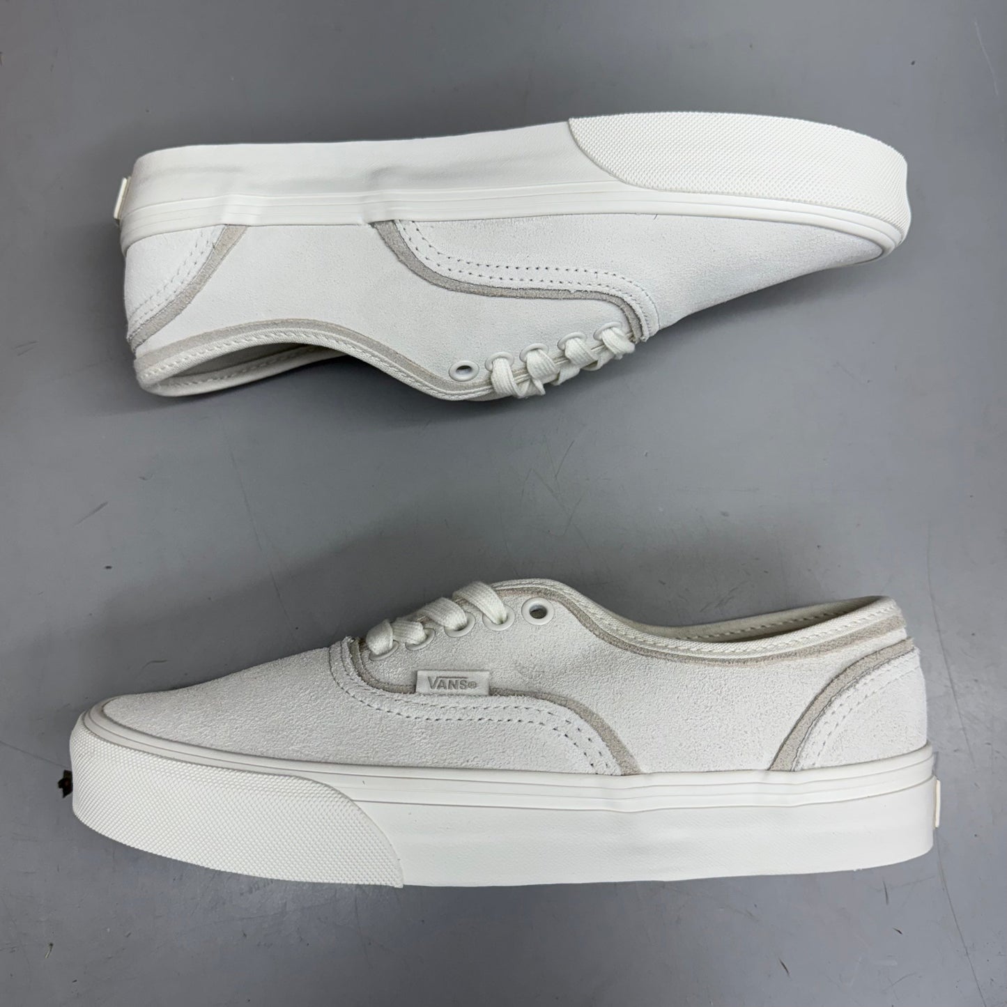 VANS Authentic Sliver Sneakers Shoes Women's Sz 8.5 White/White VN000D6DWWW