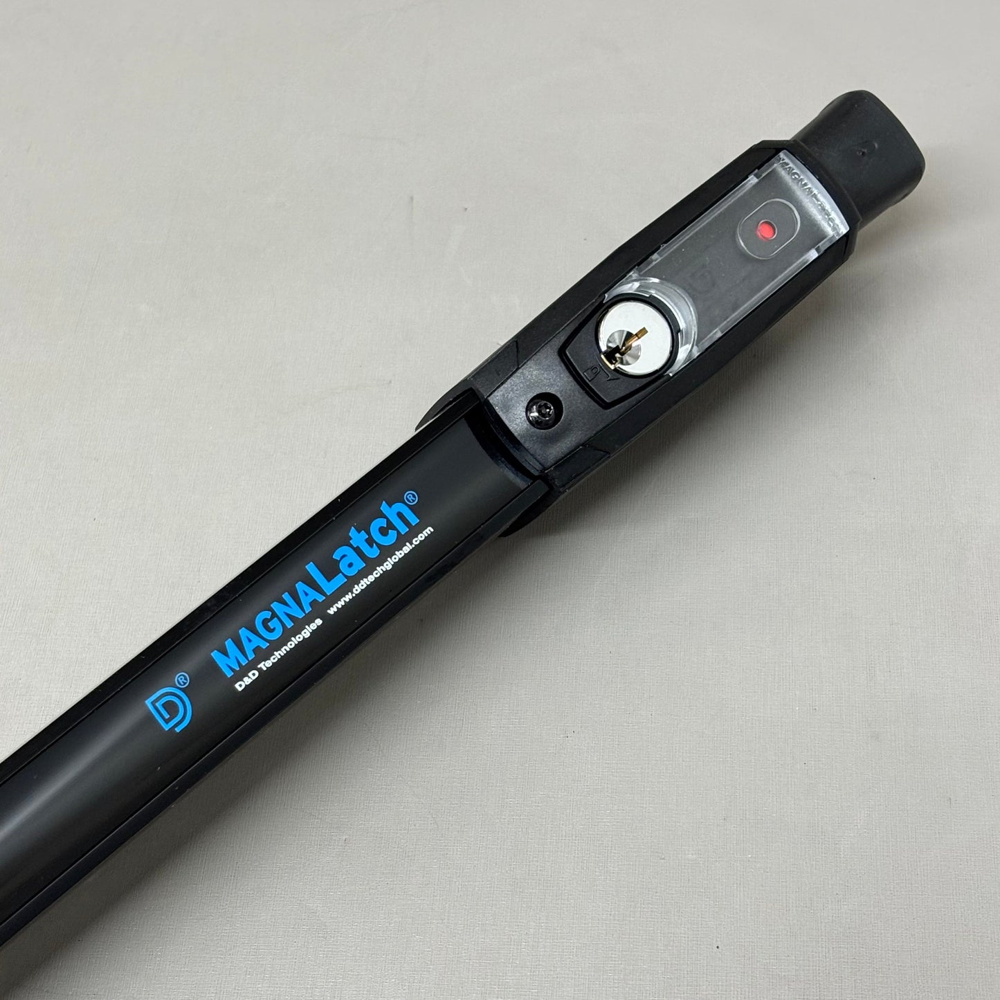 D & D TECHNOLOGIES High Security Magnalatch Series 3 Top Pull Black MTSTDKS3KA