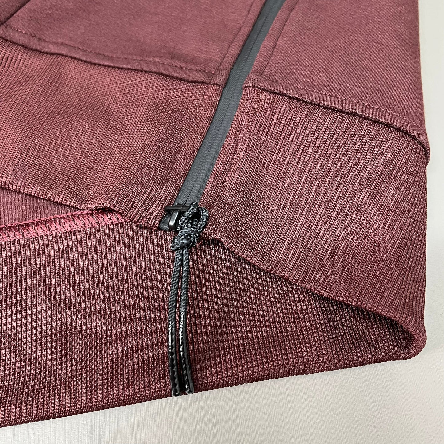 ON RUNNING Women's Active Wear Hoodie Sz-Small Mulberry 219.00346