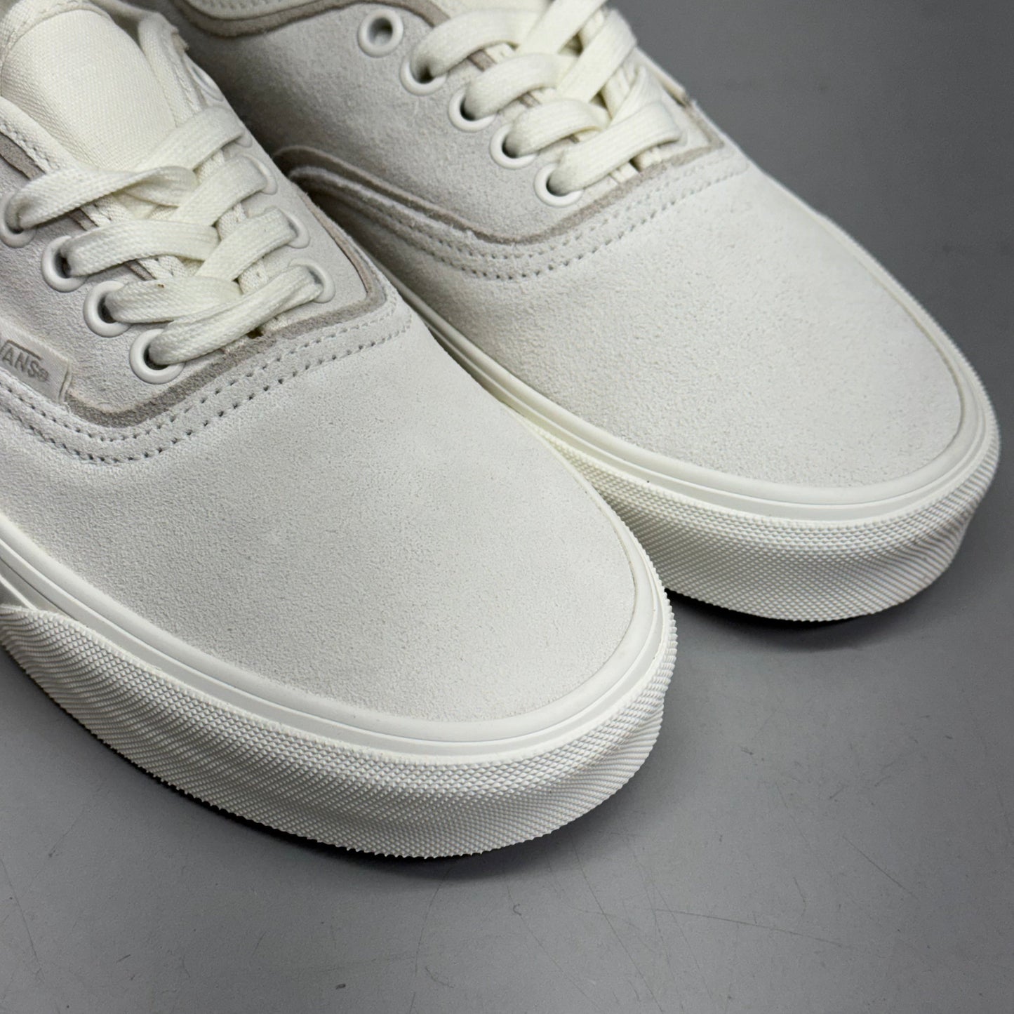 VANS Authentic Sliver Sneakers Shoes Women's Sz 8.5 White/White VN000D6DWWW