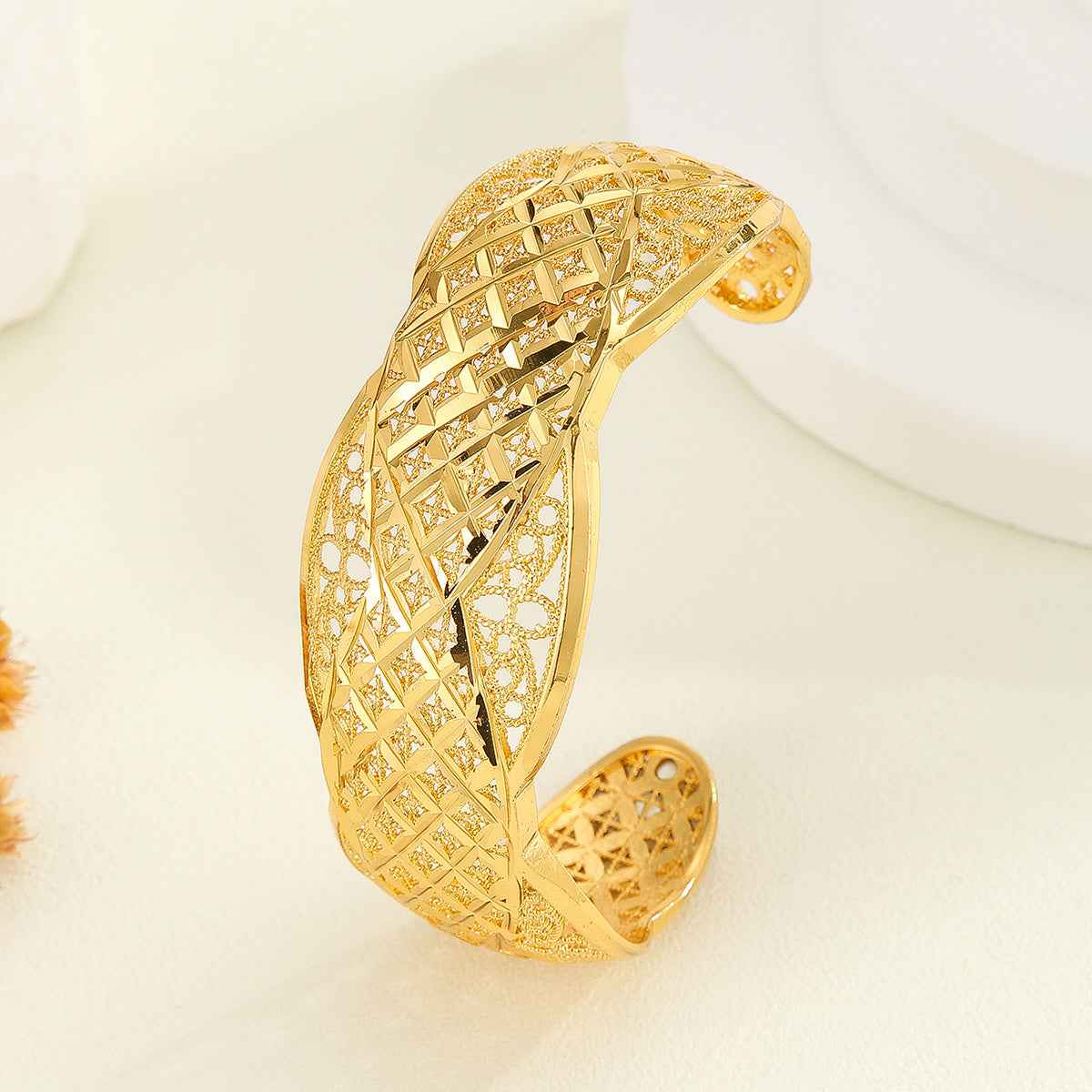 Hip-Hop Women's Moon Necklace - Chic 18K Gold-Plated Blue and White Bracelet Jewelry