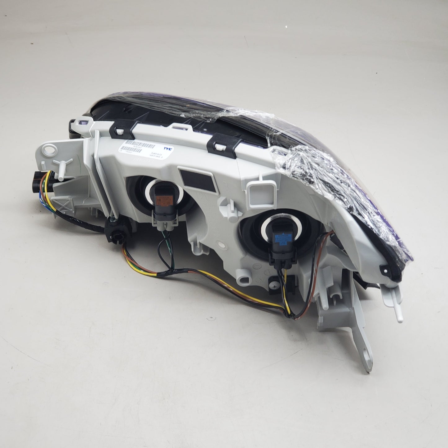 TYC Right Hand Headlight For Chevrolet Malibu/Hybrid Year 08-12 20-6923-00-9
