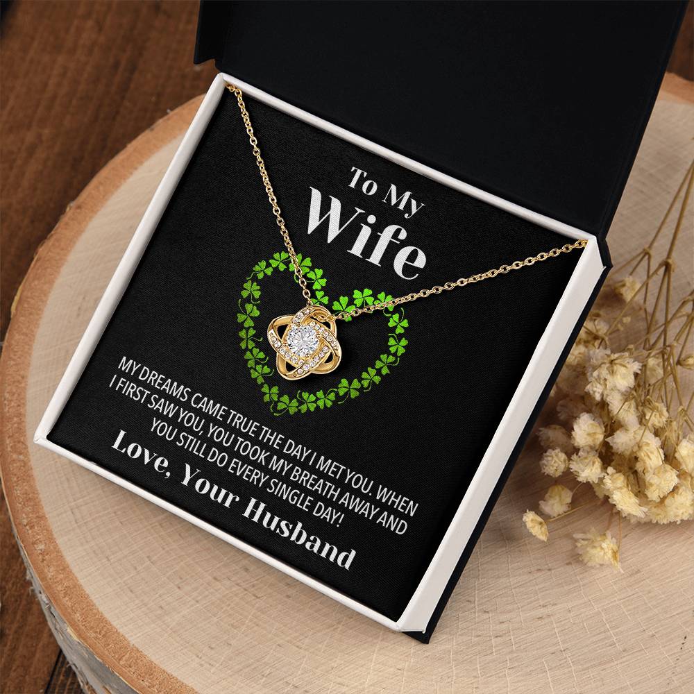 Dream Wife Shamrock Love Knot