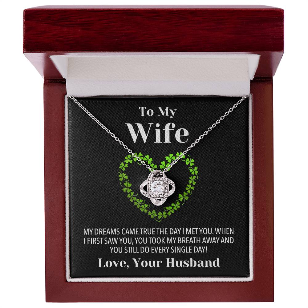 Dream Wife Shamrock Love Knot