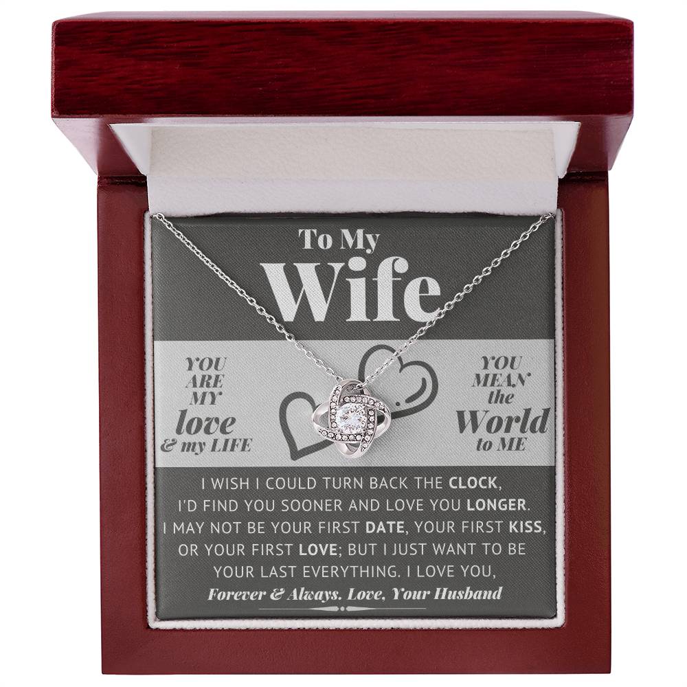(Almost Gone) World Wife - Necklace