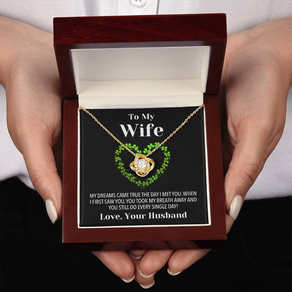 Dream Wife Shamrock Love Knot