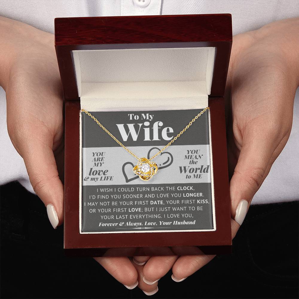 (Almost Gone) World Wife - Necklace