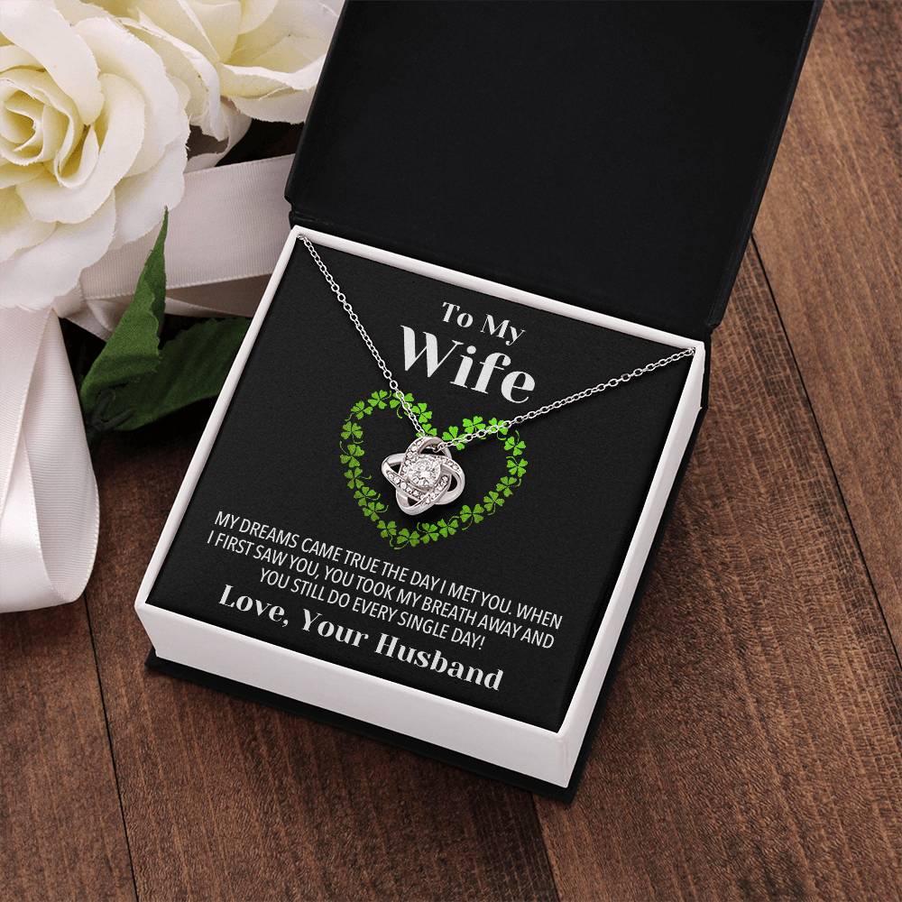 Dream Wife Shamrock Love Knot