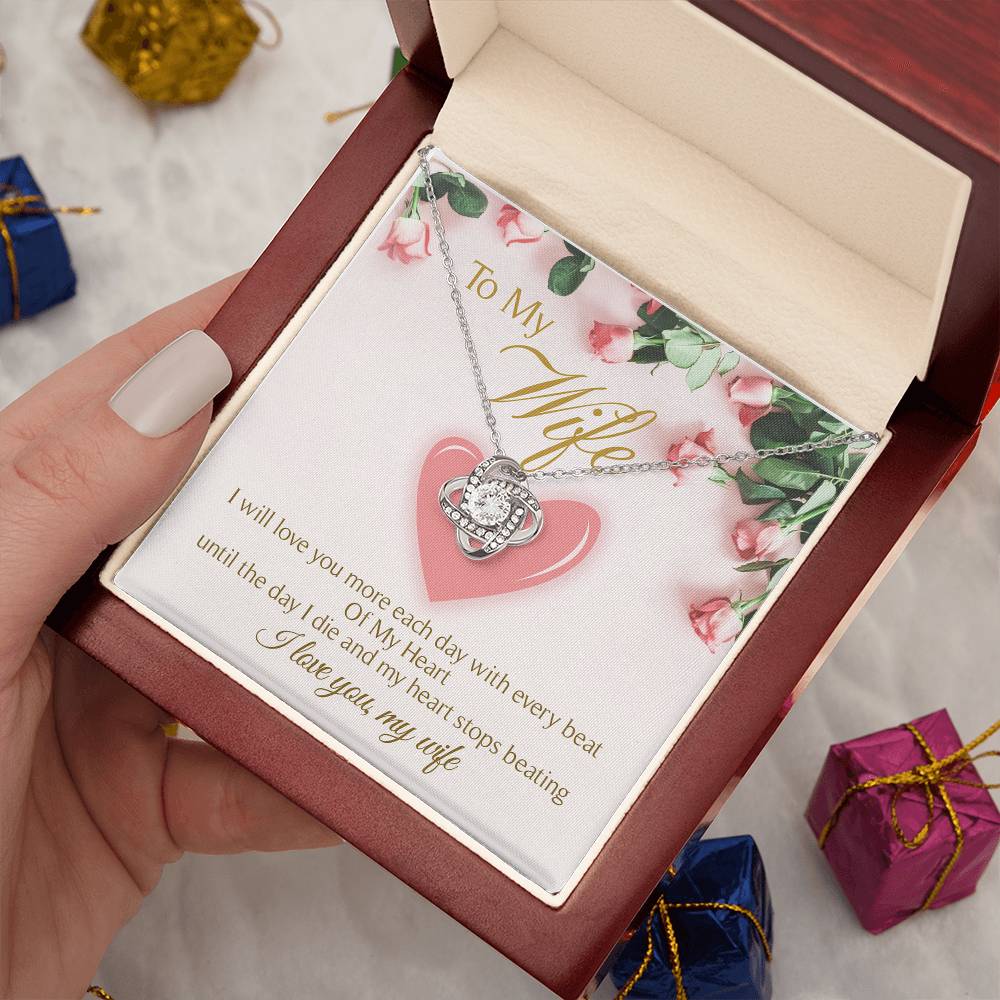 To My Wife Cute Heart Love Knot Necklace Mother's Day Message Card