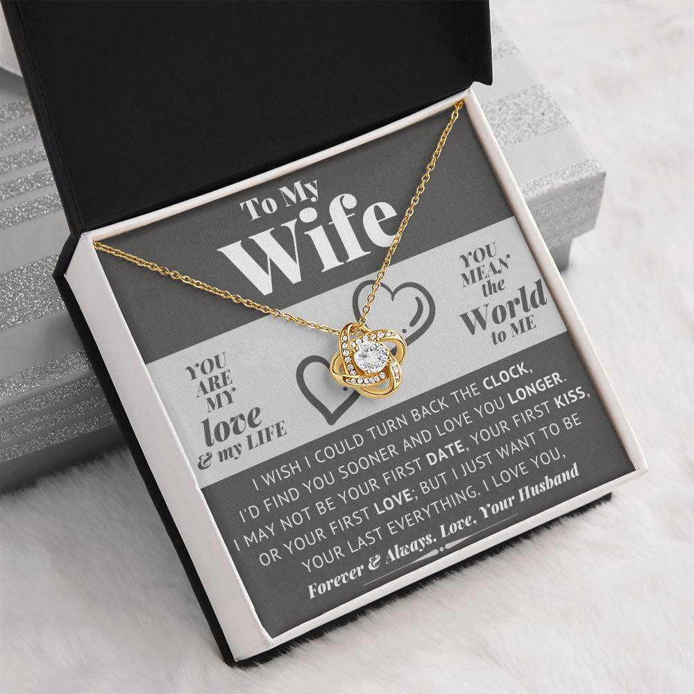 (Almost Gone) World Wife - Necklace