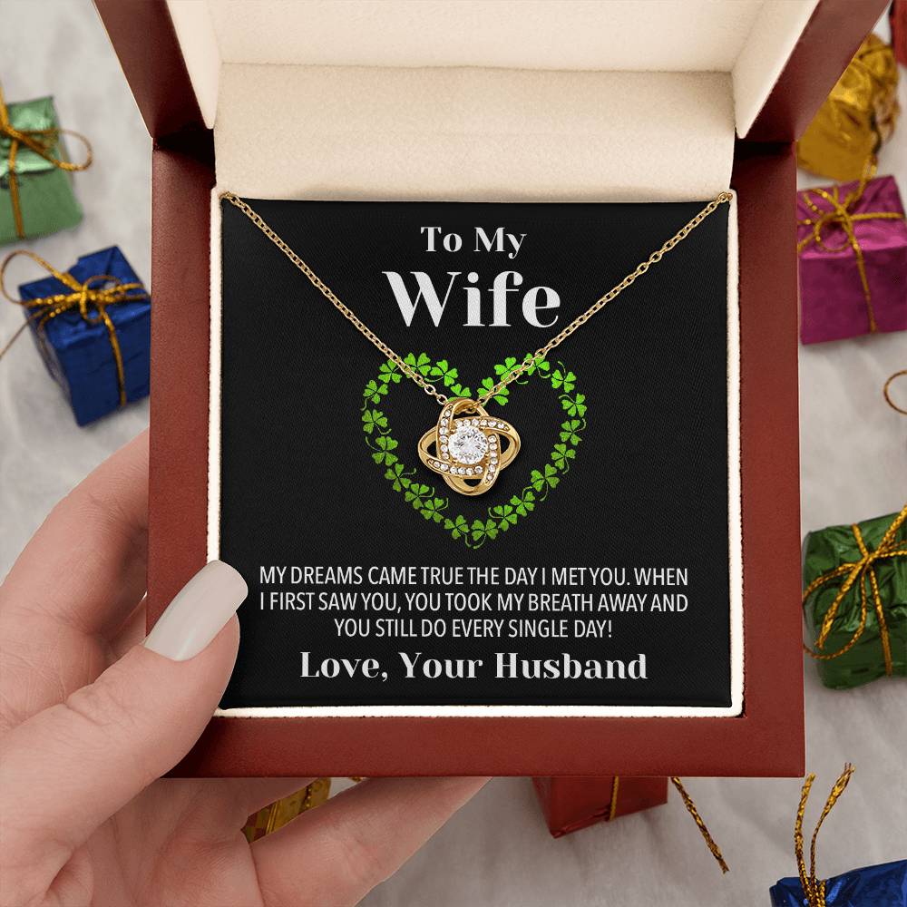 Dream Wife Shamrock Love Knot