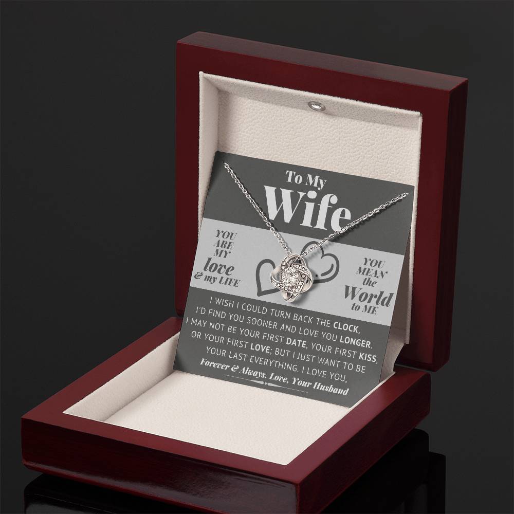 (Almost Gone) World Wife - Necklace