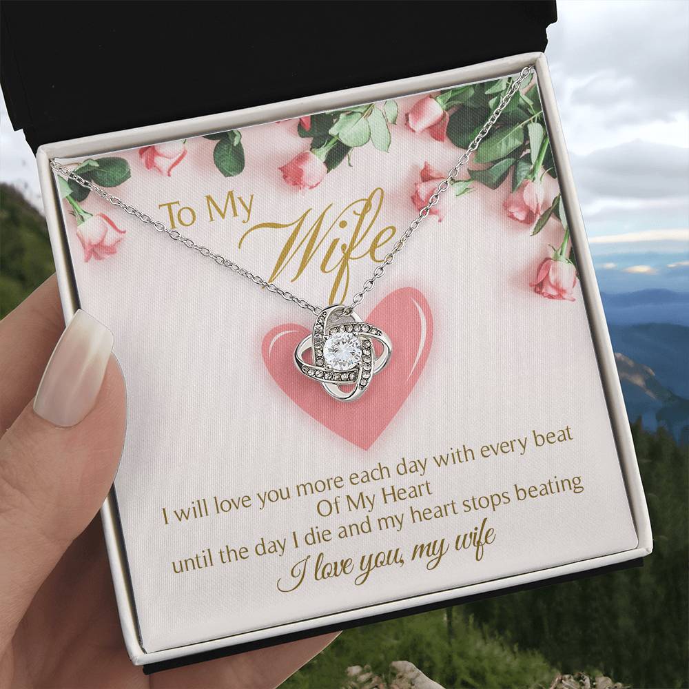 To My Wife Cute Heart Love Knot Necklace Mother's Day Message Card