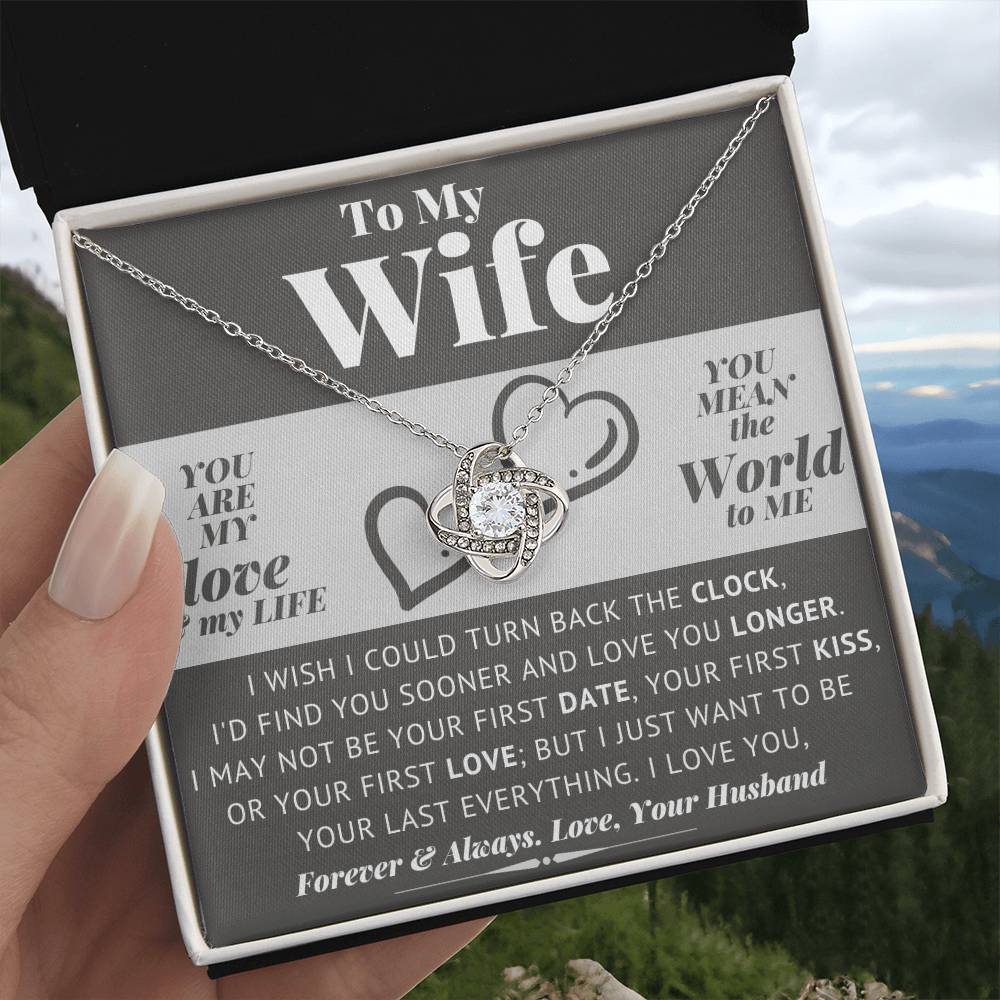 (Almost Gone) World Wife - Necklace